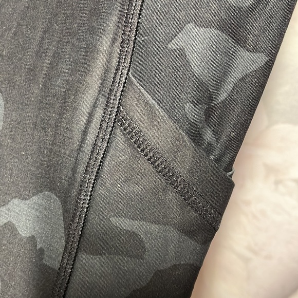 NWT PrANa black camo high rise legging - Picture 15 of 15